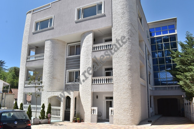 Five storey villa for rent in Pandeli Vangjeli street in Tirana.&nbsp;
The villa offers a surface o